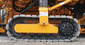 5700C showing crawlers with polyurethane pads